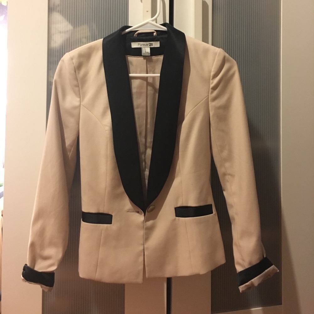 Forever 21 beige and black blazer XS