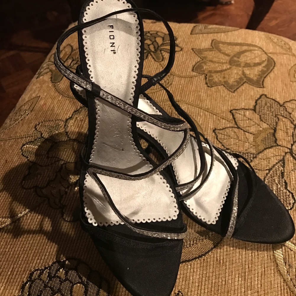 ⬇️Price drop❗️Fiona Sexy Rhinestone black Sz 9.5