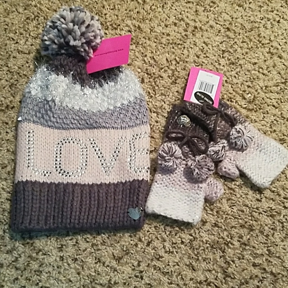 Matching Betsey Johnson beanie and texting gloves