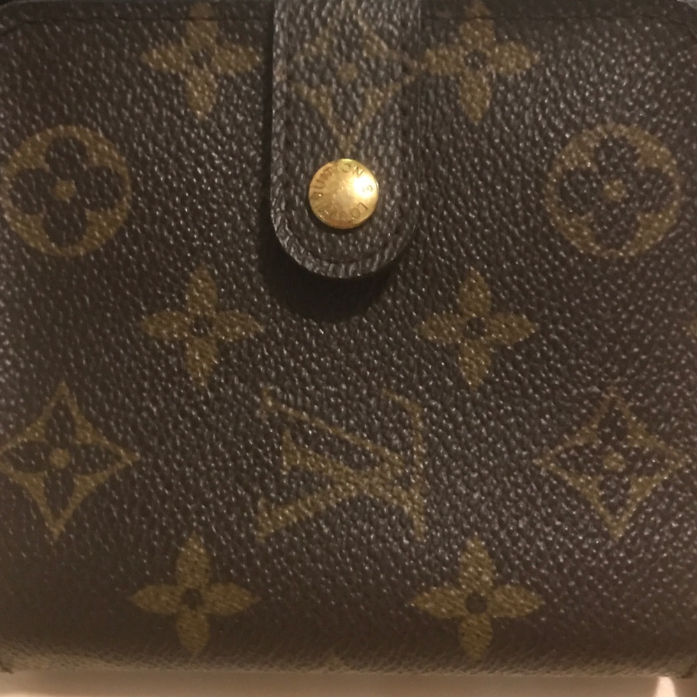 LouisVuitton  Bifold Wallet Clutch preowned 💯