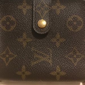 LouisVuitton  Bifold Wallet Clutch preowned 💯