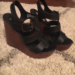 Steve Madden wedge sandals - sz 8 black