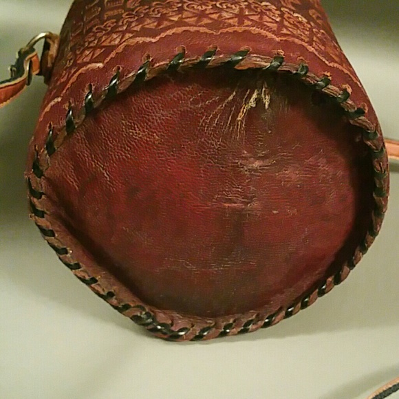 Handmade Brown Leather Drum Style Crossbody - Picture 7 of 8