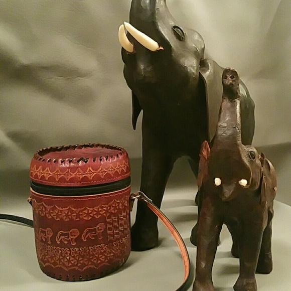 Handmade Brown Leather Drum Style Crossbody - Picture 2 of 8