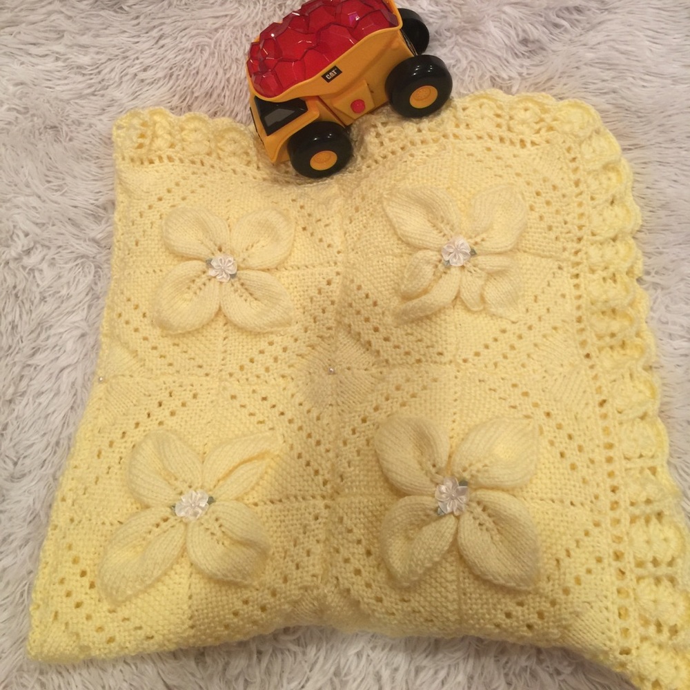 Beautiful baby blanket knitted by me💞