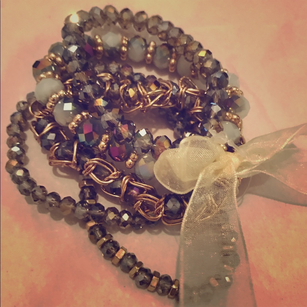 5 piece bracelet. New!