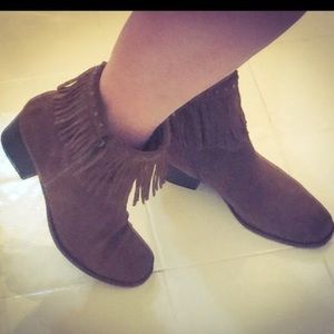 Bear Trap fringe booties