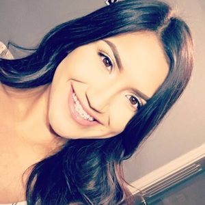 Meet your Posher, Clarissa