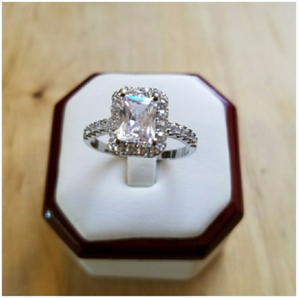 Jewelry - Genuine 2ct White Sapphire Ring 6, 7 & 10