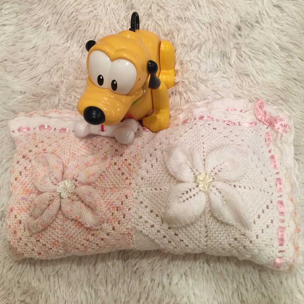 Beautiful baby blanket knitted by me 💞
