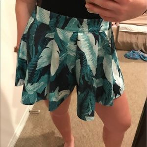 Palm Flowy Shorts