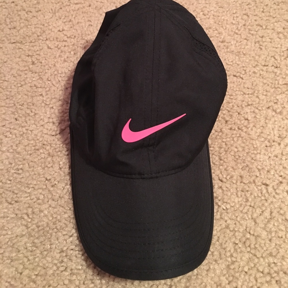 Girls Nike dri-fit hat