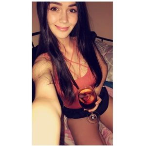 Meet your Posher, Haley