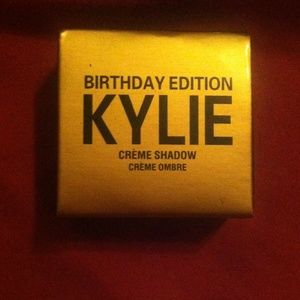 Kylie birthday edition creme shadow