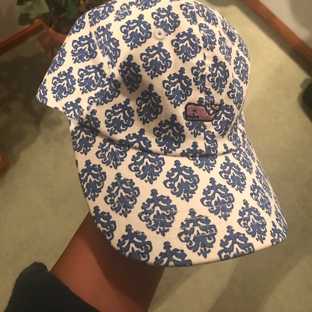 Vineyard Vines patterned baseball cap- never worn!