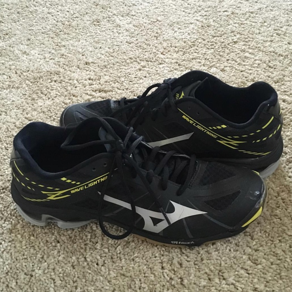 Mizuno Volleyball Shoes