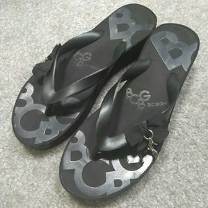 New in Box BCBG Wedged "charm" Flip Flops