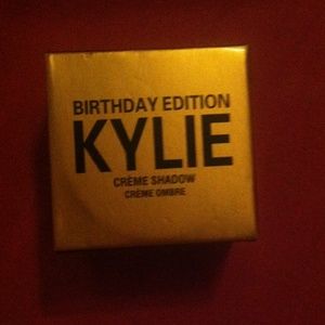 Kylie birthday edition creme shadow