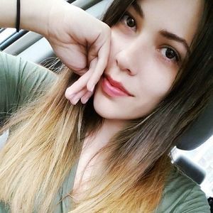 Meet your Posher, Carla