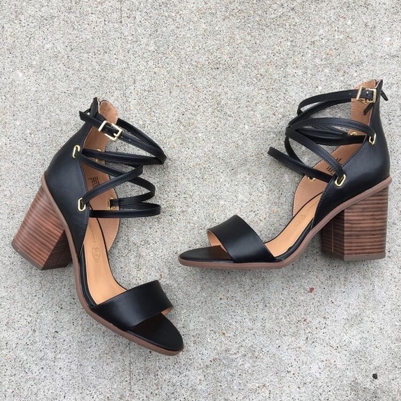 Strappy Block Heel Sandals - Picture 2 of 8