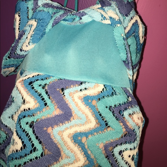 Adorable tank top - Picture 3 of 3