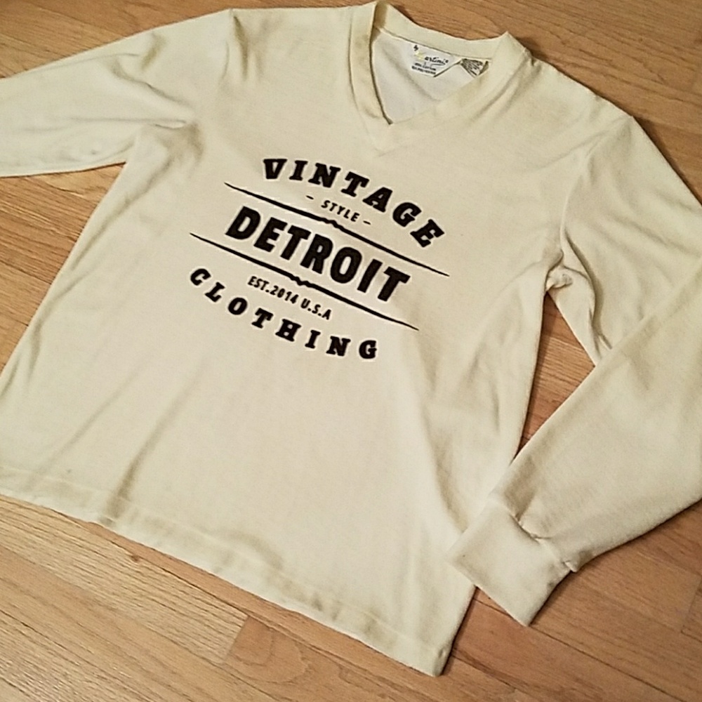 Martini Vintage Detroit Cream Black Velour V Neck