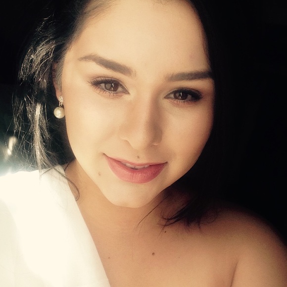 Meet your Posher, Julia - Picture 1 of 1