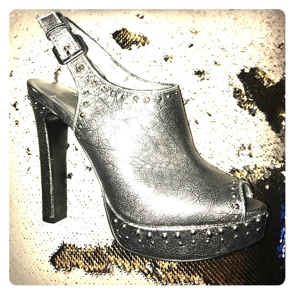 BCBGeneration Silver wedges