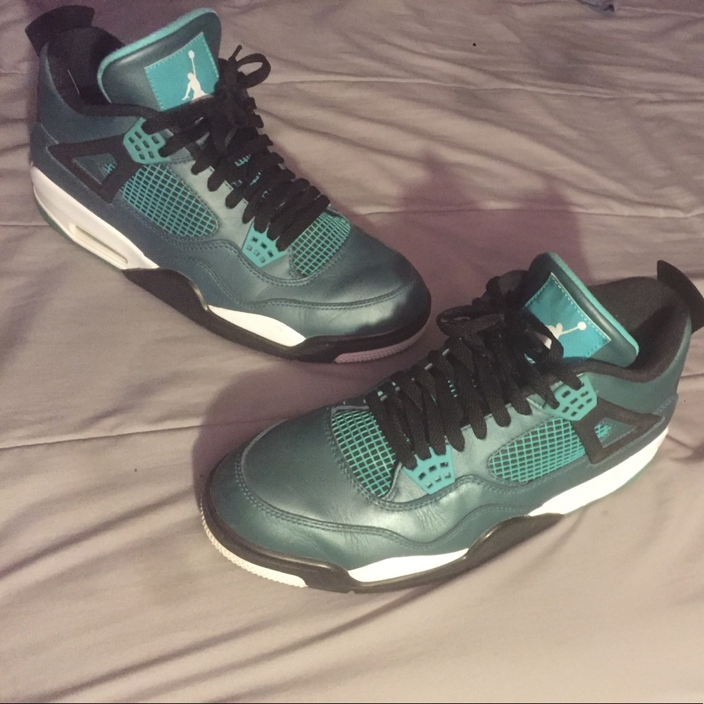 Jordan 4 teal