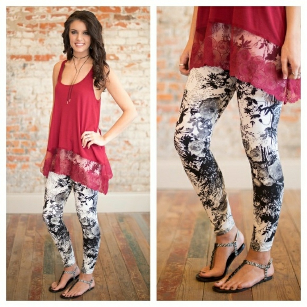 NWT* Beautiful & Soft Leggings/Roses