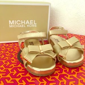 Michael Kors Toddler/Walker Sandal in Gold