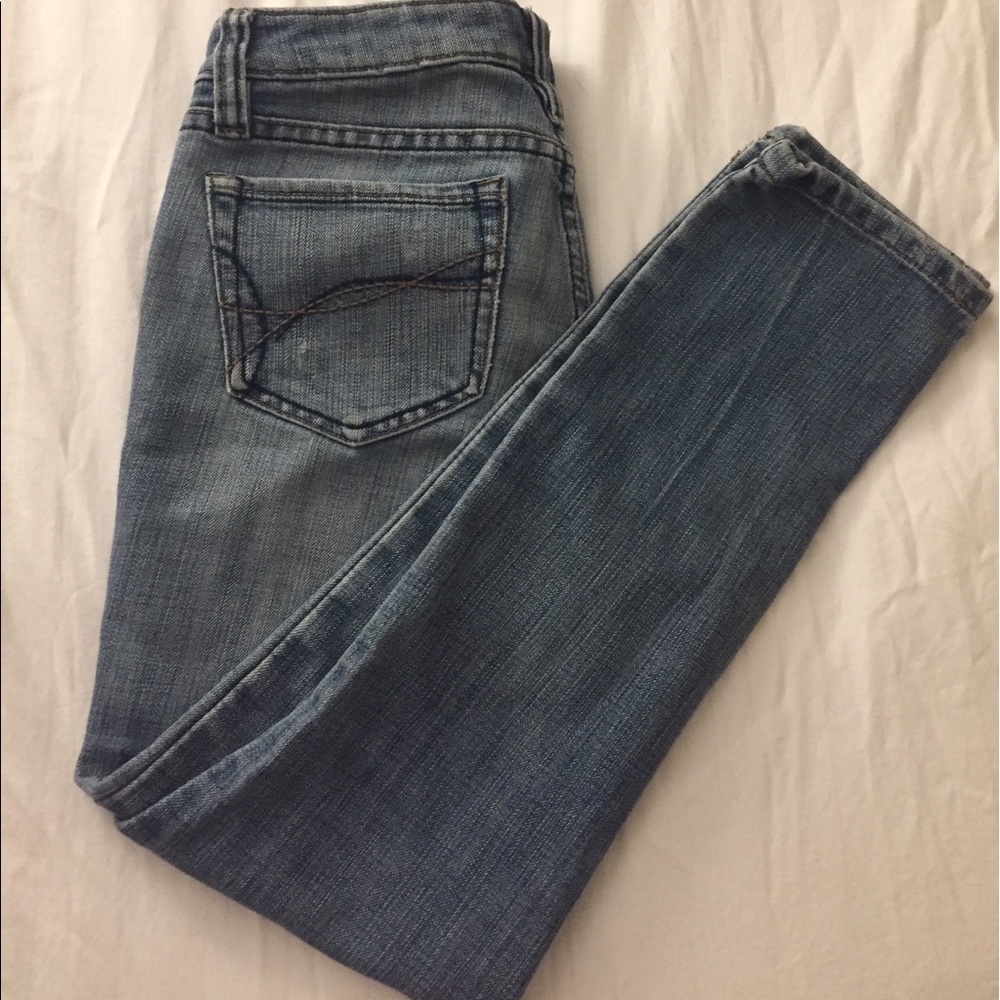 Refuge Light Blue Jeans