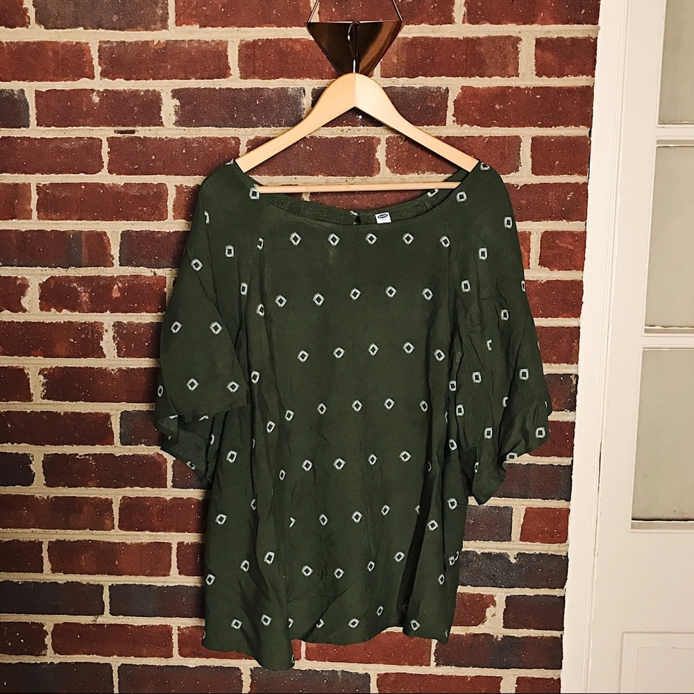 Green flutter sleeve patterned blous