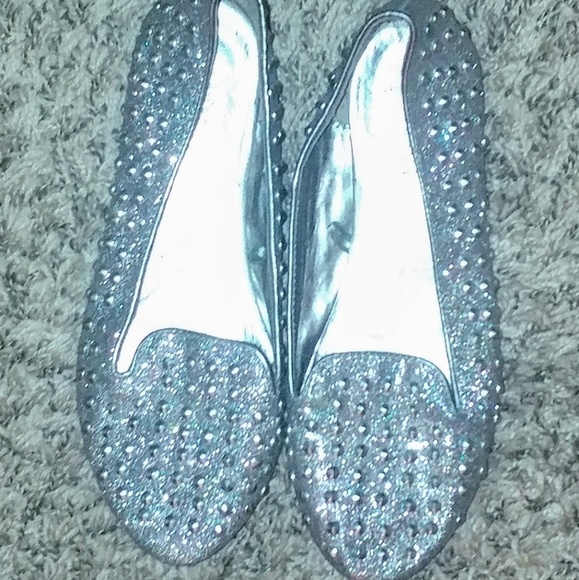 LAST CHANCE- DONATING SOON Studded flats - Picture 1 of 1