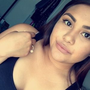 Meet your Posher, Yamileth