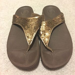 FitFlop Shoes - Bronze Sequins Thong FitFlop FitFlop Shoes - Bronze Sequins Thong FitFlop