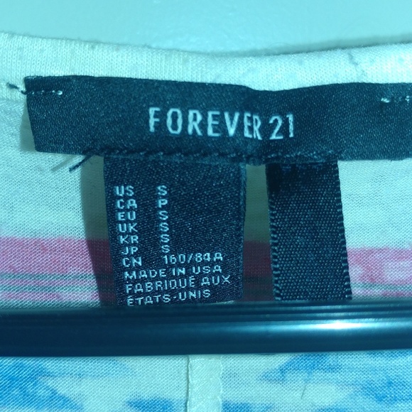 Forever 21 Aztec print top - Picture 2 of 2