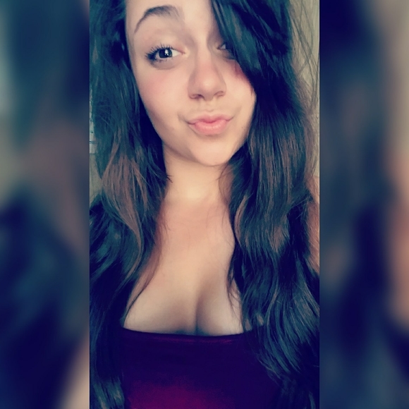 Meet your Posher, Kiersten - Picture 1 of 1