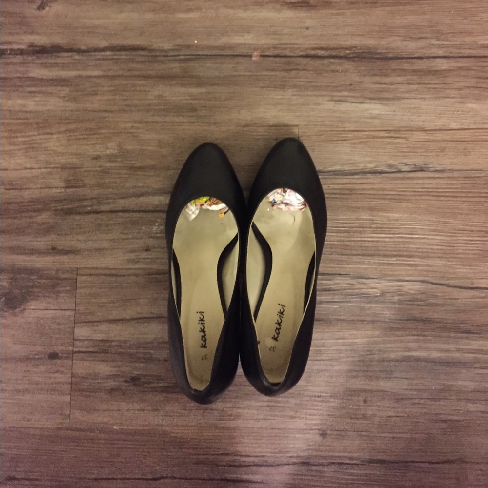 Classic black pump. LOWER PRICE FOR CHEAP SHIPPING