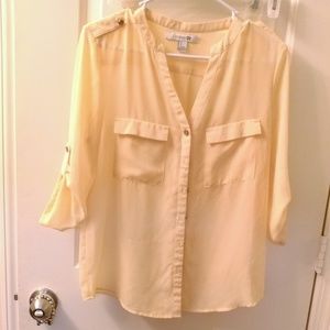 Last chance! 🔶F21 Yellow button-down blouse🔶