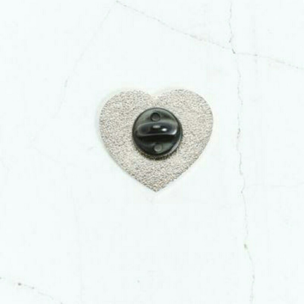 • {UO} Heart Myself Pin - Picture 5 of 7