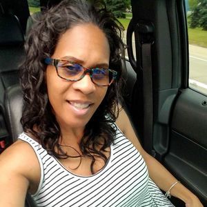 Meet your Posher, Kendra