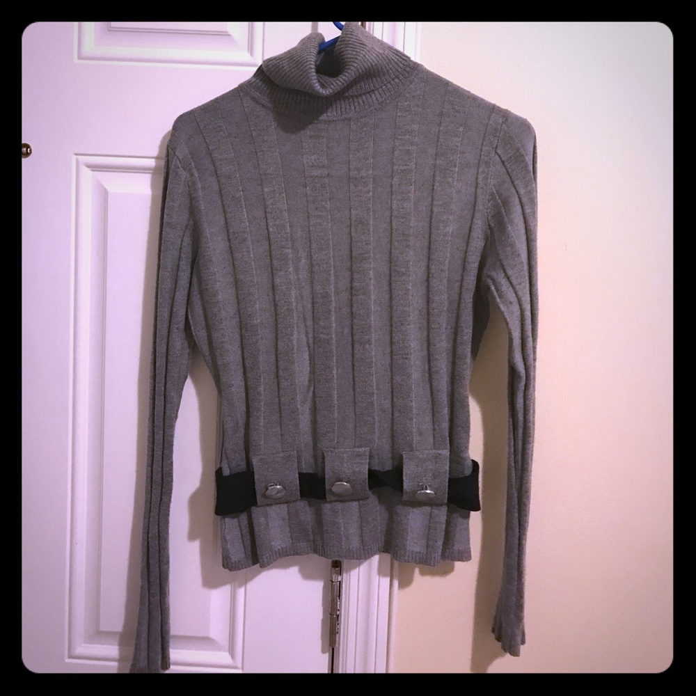 Light stretch grey turtle neck