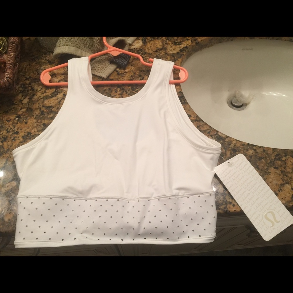 BNWT mind over miles crop top