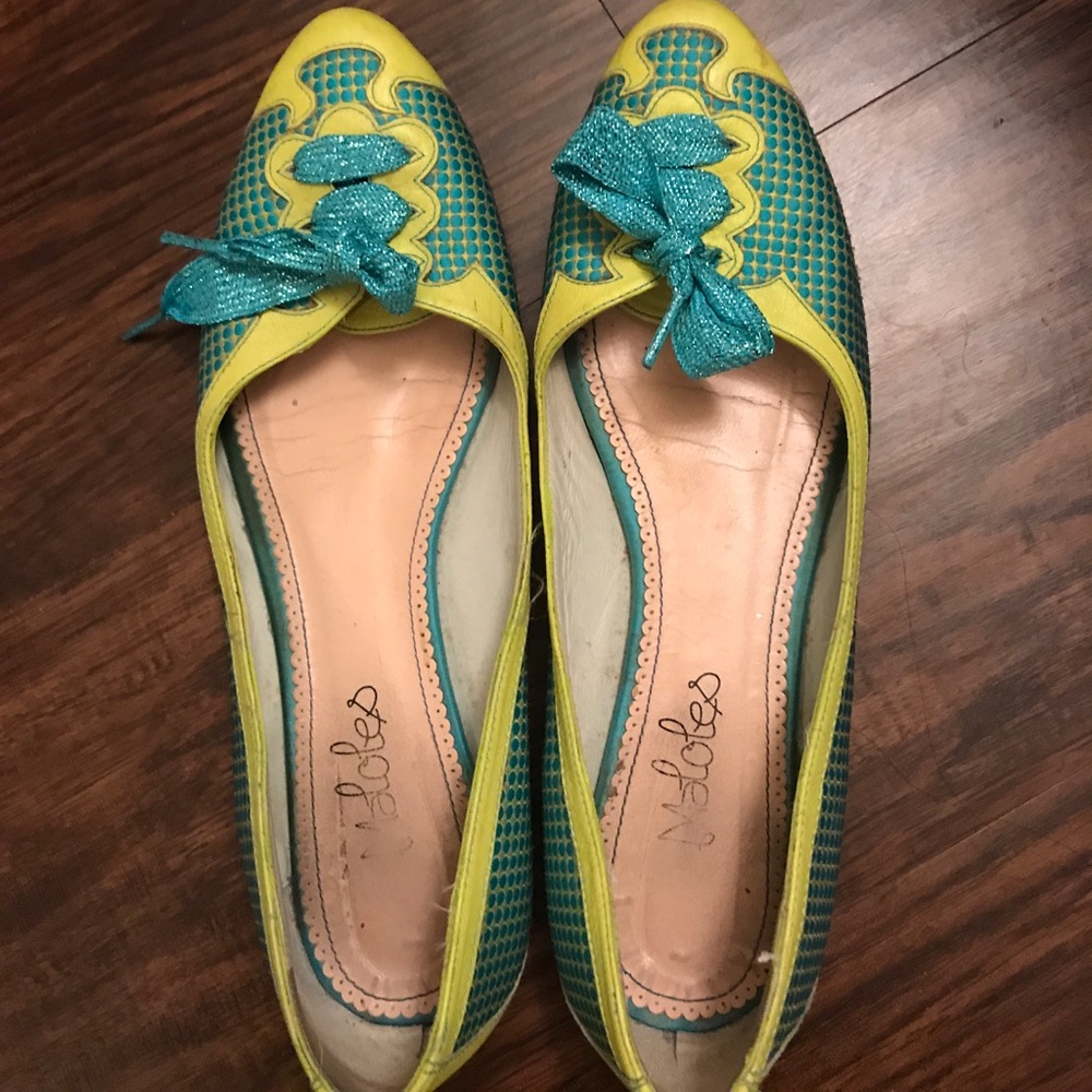 Maloles pointed metallic oxford