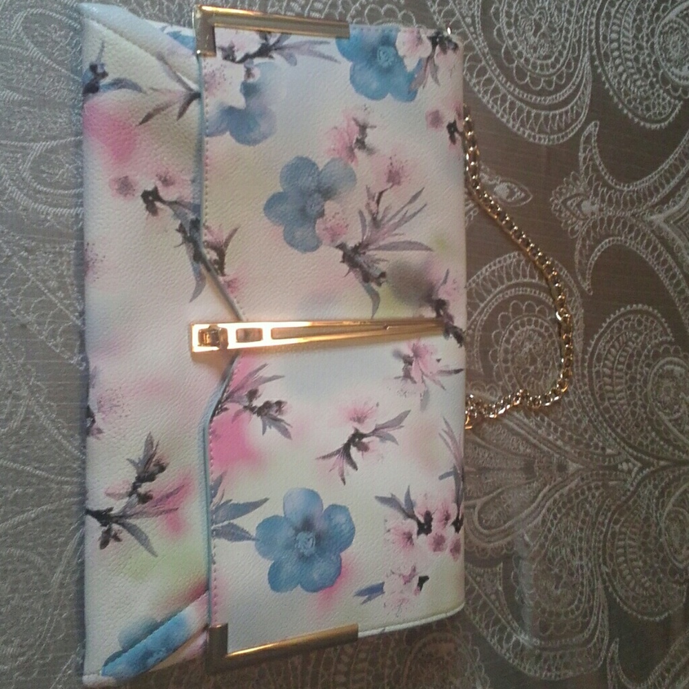 👛Cute clutch👛