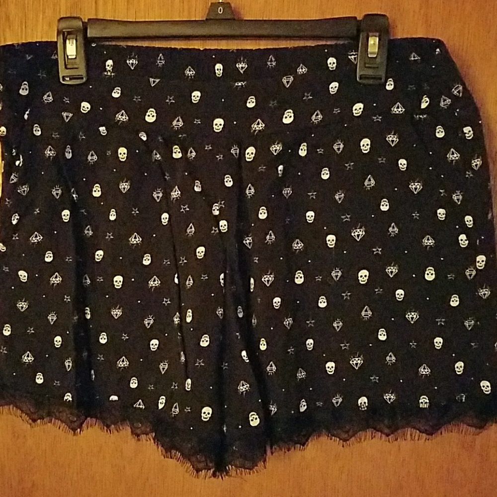Lovesick shorts size L