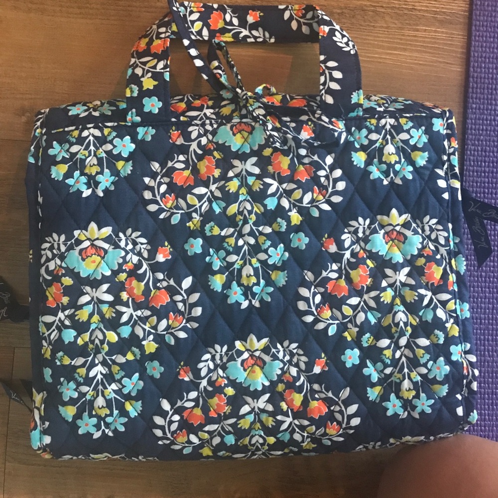 Vera Bradley Hanging Toiletry Cosmetic Bag 😊🙌🏼