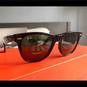 Ray Ban Classic Oversized Wayfarer Tortoise