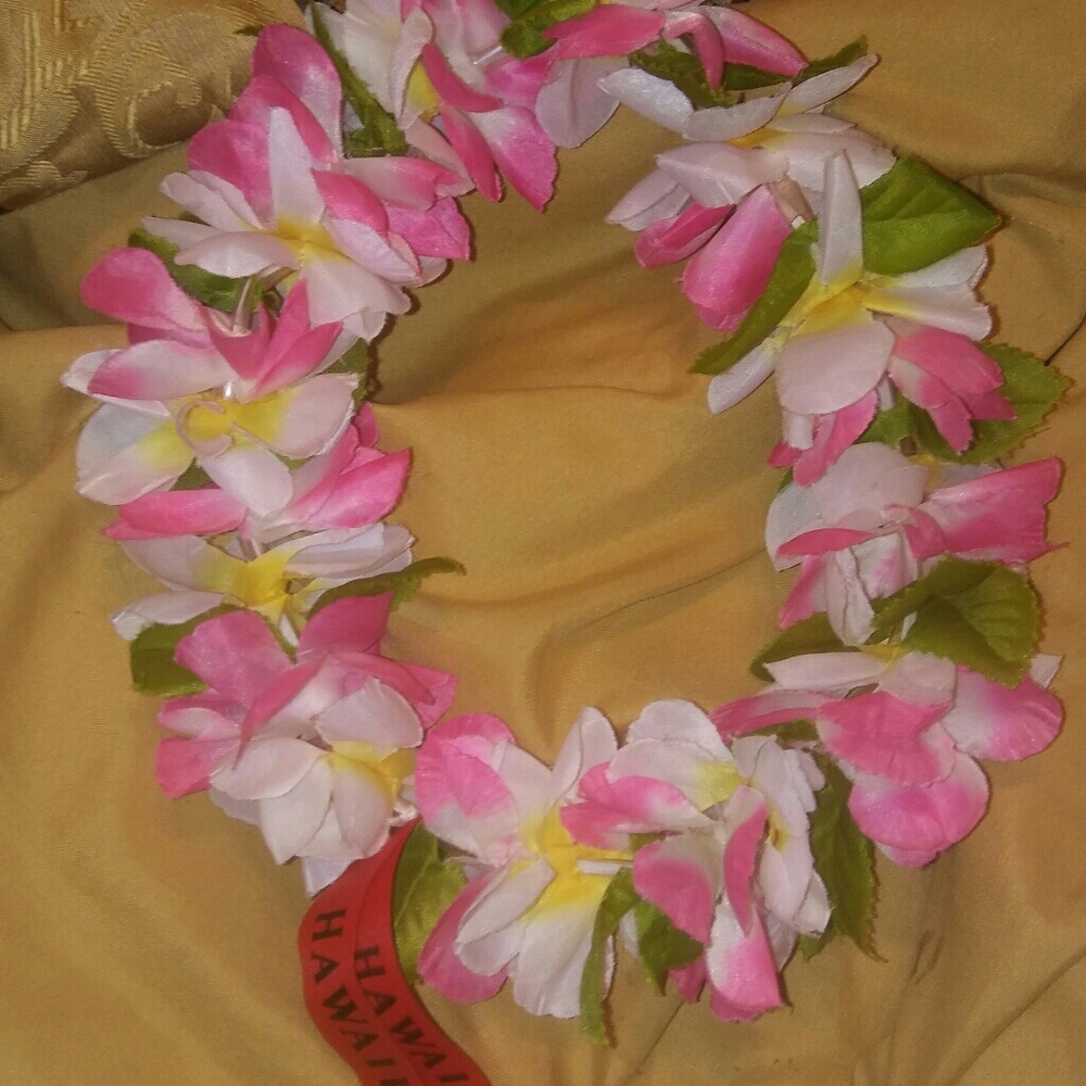 Plumeria lei crown